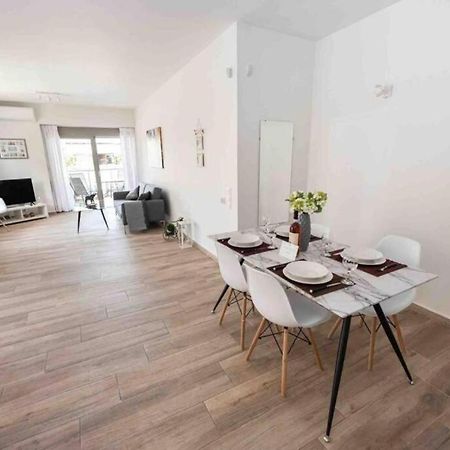 Design Apartment With Swimming Pool Near The Beach アテネ エクステリア 写真