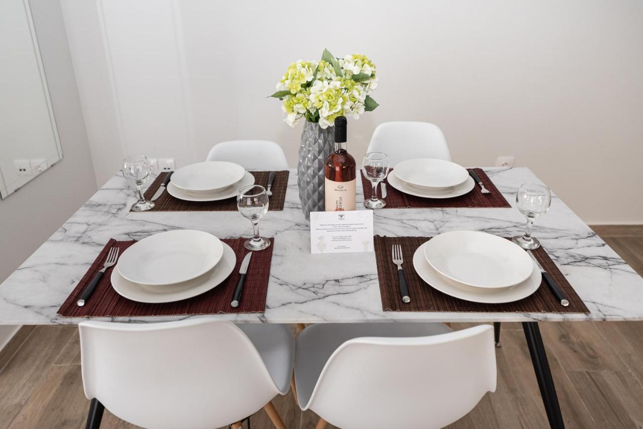 Design Apartment With Swimming Pool Near The Beach アテネ エクステリア 写真