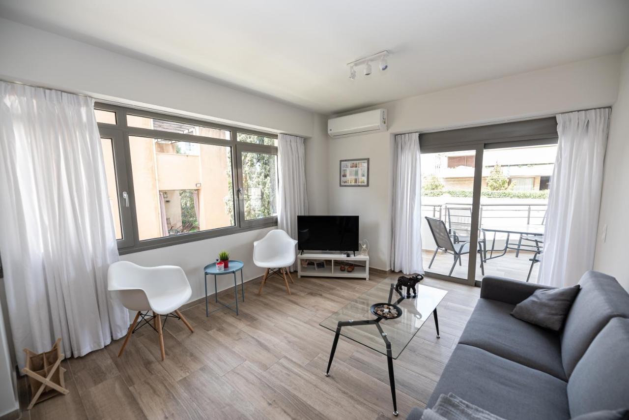 Design Apartment With Swimming Pool Near The Beach アテネ エクステリア 写真